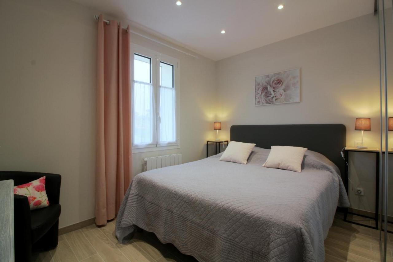 Bed and Breakfast Les Raisins Du Bonheur Puisseguin Exterior foto